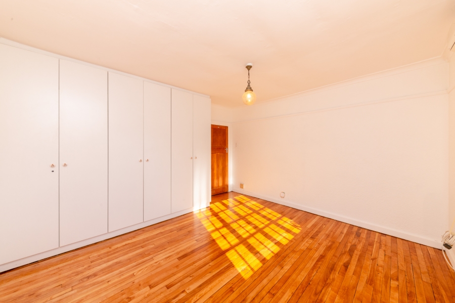 To Let 2 Bedroom Property for Rent in Sea Point Western Cape